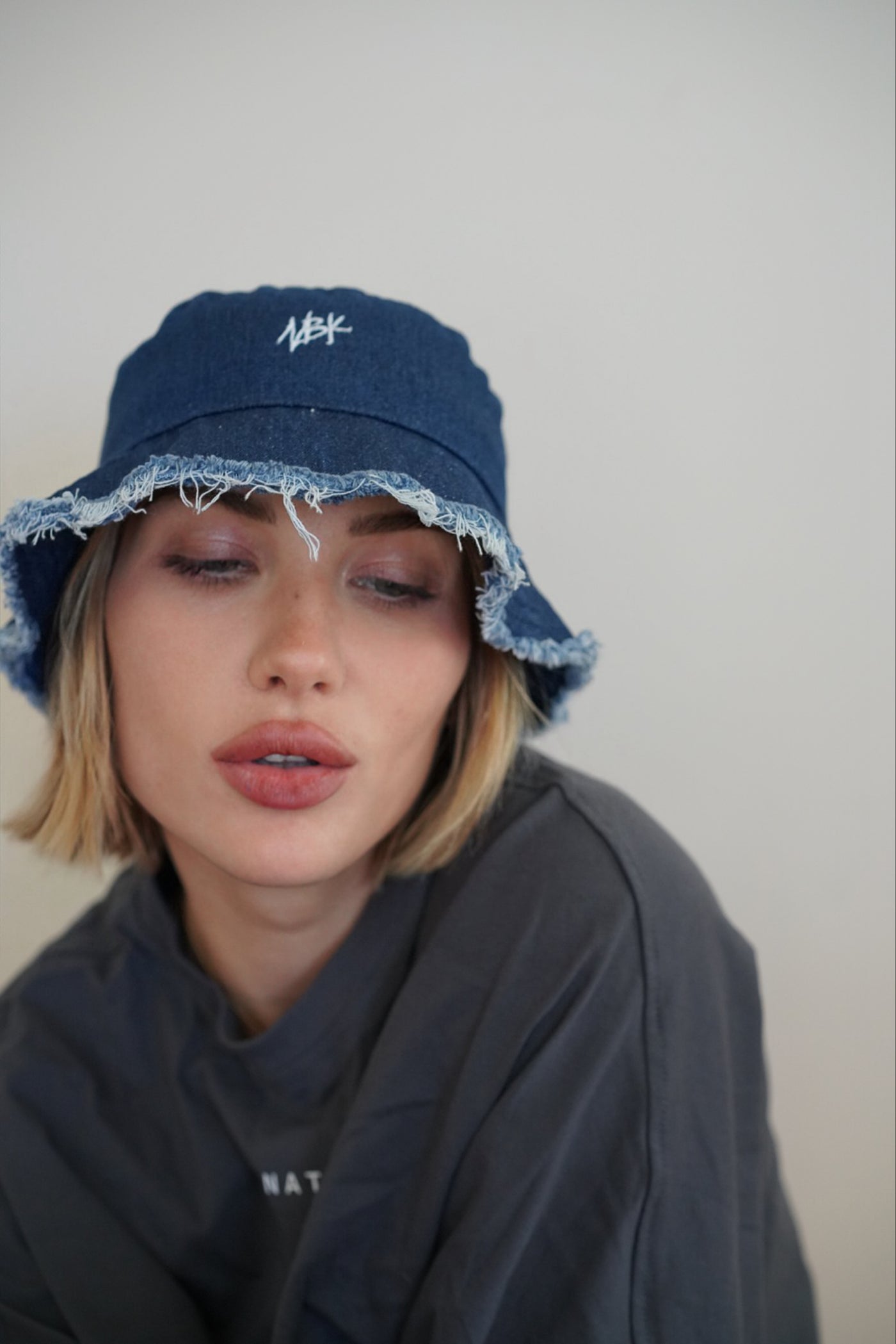 THE 90s DENIM BUCKET HAT