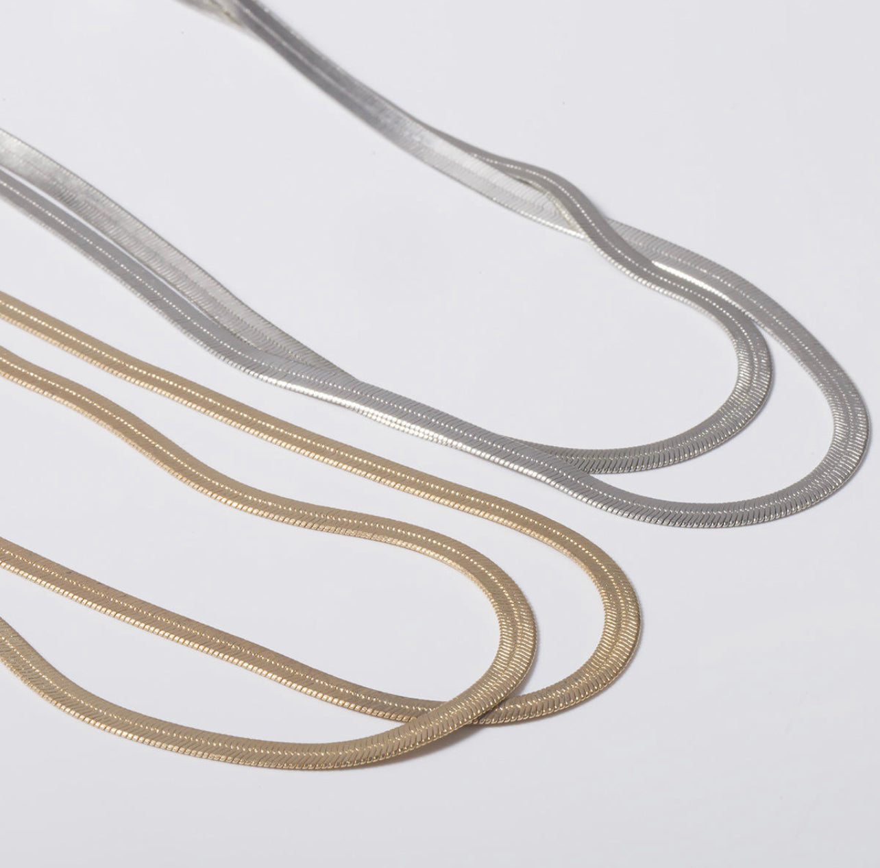 THE NATURYL SNAKE CHAIN