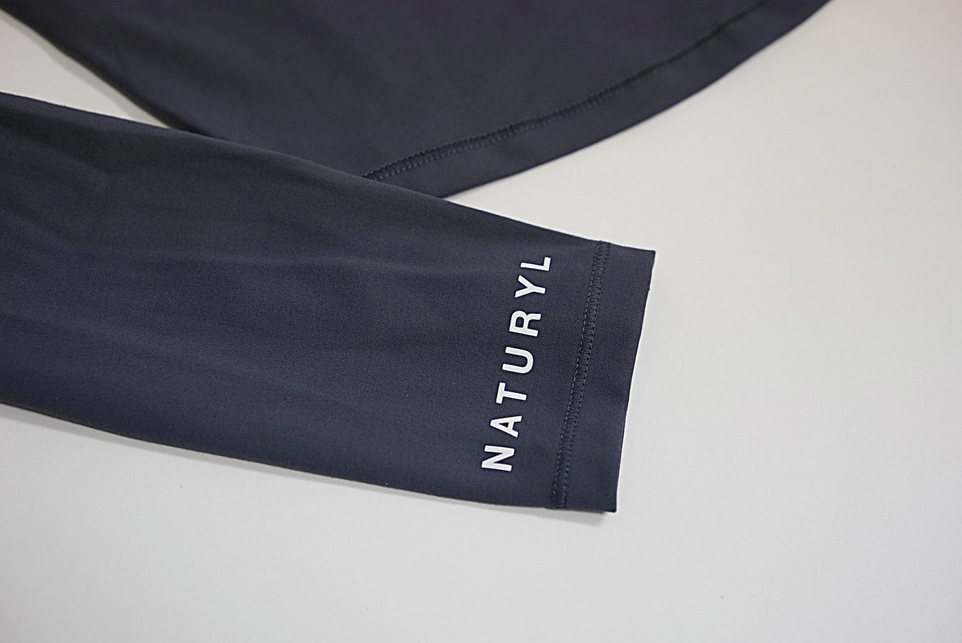 THE CROPPED LONG SLEEVE