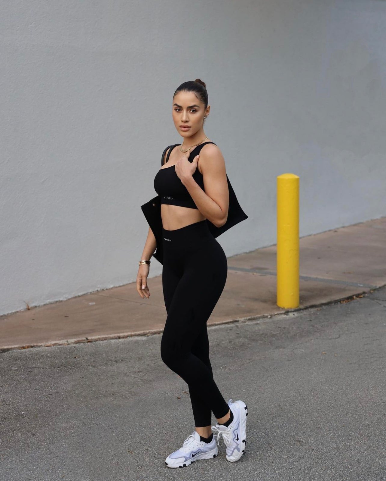THE ESSENTIAL RIBBED SET